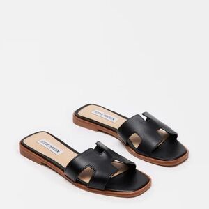 NWOT Steve Madden Haydn Black Leather Sandal